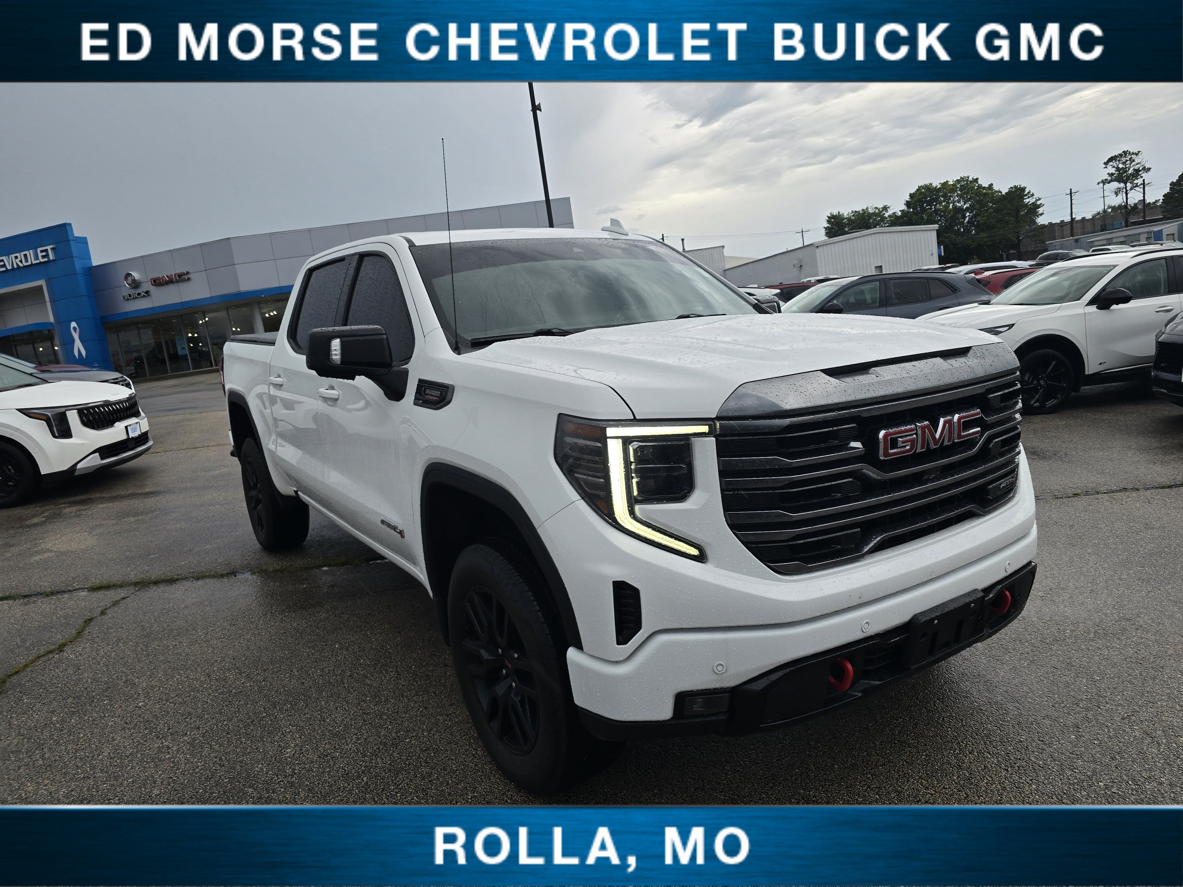 Used 2022 GMC Sierra 1500 AT4 w/ AT4 Premium Package AWD/4WD image 1