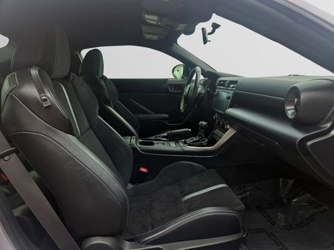 Used 2022 Toyota GR86 Premium RWD image 16