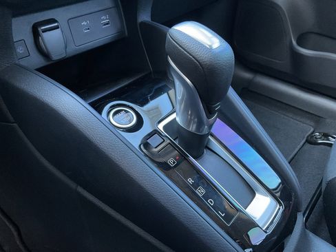 New 2025 Nissan Versa SR image 31