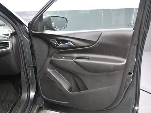 Used 2021 Chevrolet Equinox LT FWD image 11