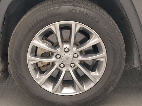 Used 2020 Jeep Cherokee Latitude Plus w/ Cold Weather Group image 31