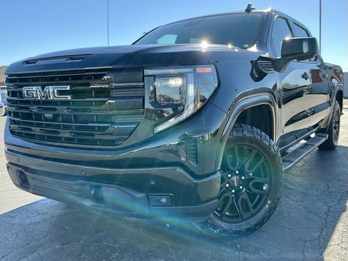 Used 2024 GMC Sierra 1500 Elevation w/ Elevation Premium Package image 3