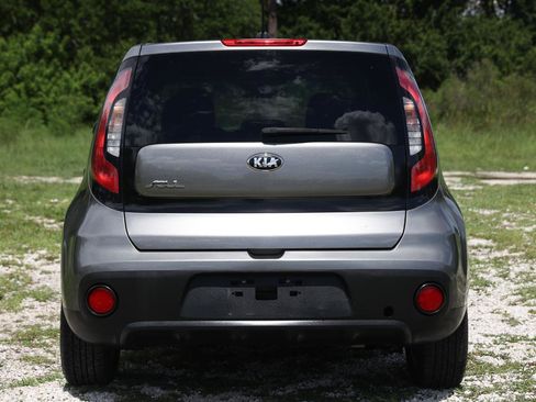 Used 2018 Kia Soul FWD image 7