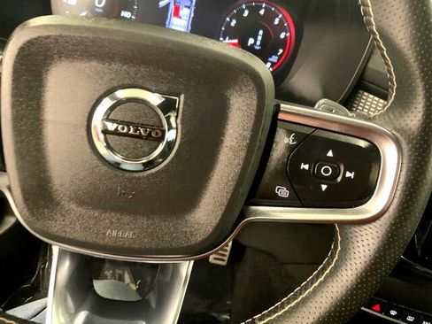 Used 2020 Volvo XC40 T5 R-Design image 21