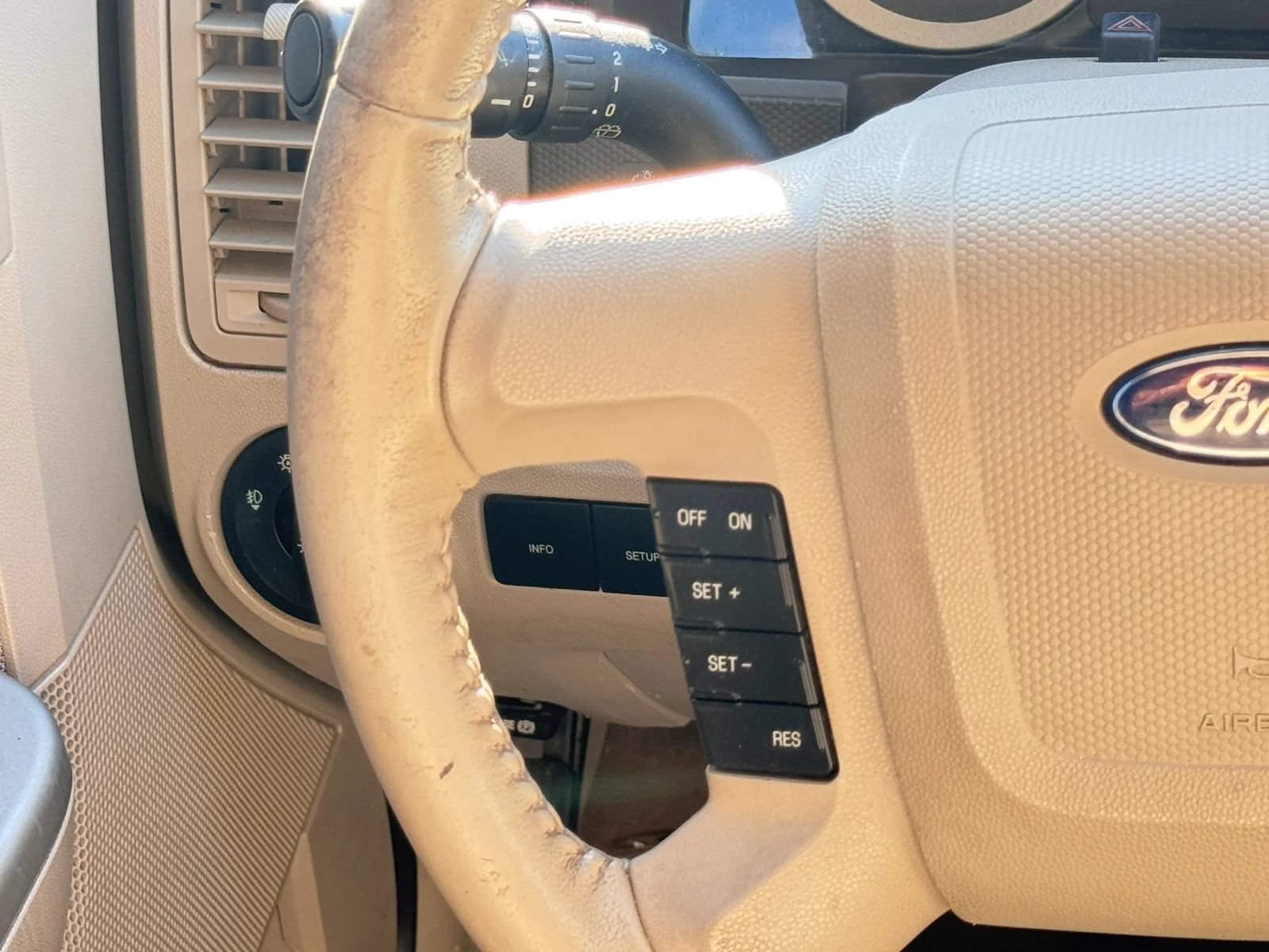 Used 2011 Ford Escape XLT FWD image 28