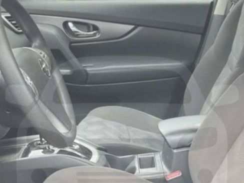 Used 2016 Nissan Rogue SV AWD/4WD image 2