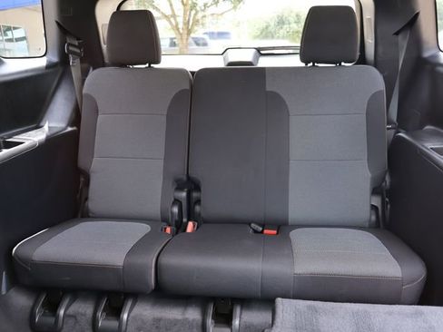 Used 2020 Chevrolet Traverse LT FWD image 11