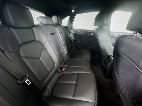 Certified 2022 Porsche Macan S image 29