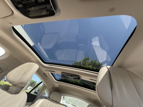 Used 2022 Mercedes-Benz EQS 580 4MATIC Sedan image 28
