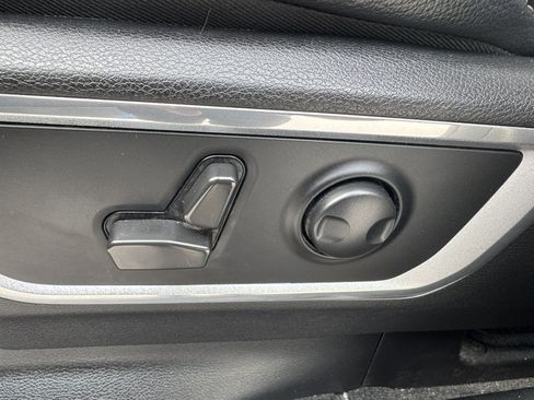 Used 2022 RAM 1500 Laramie AWD/4WD image 10