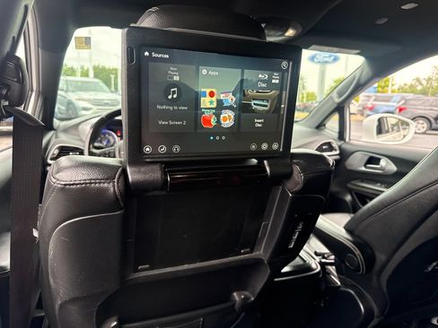 Used 2021 Chrysler Pacifica Touring-L w/ Uconnect Theater Family Group FWD image 21