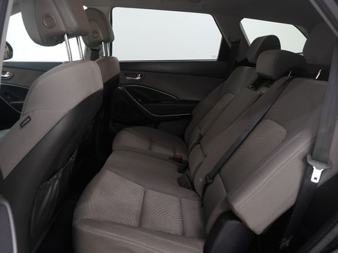 Used 2017 Hyundai Santa Fe SE image 15