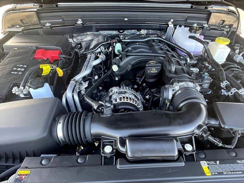 New 2025 Jeep Gladiator Sport w/ Premium Package image 11