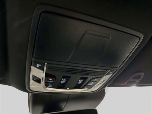 Used 2025 Acura RDX SH-AWD image 27