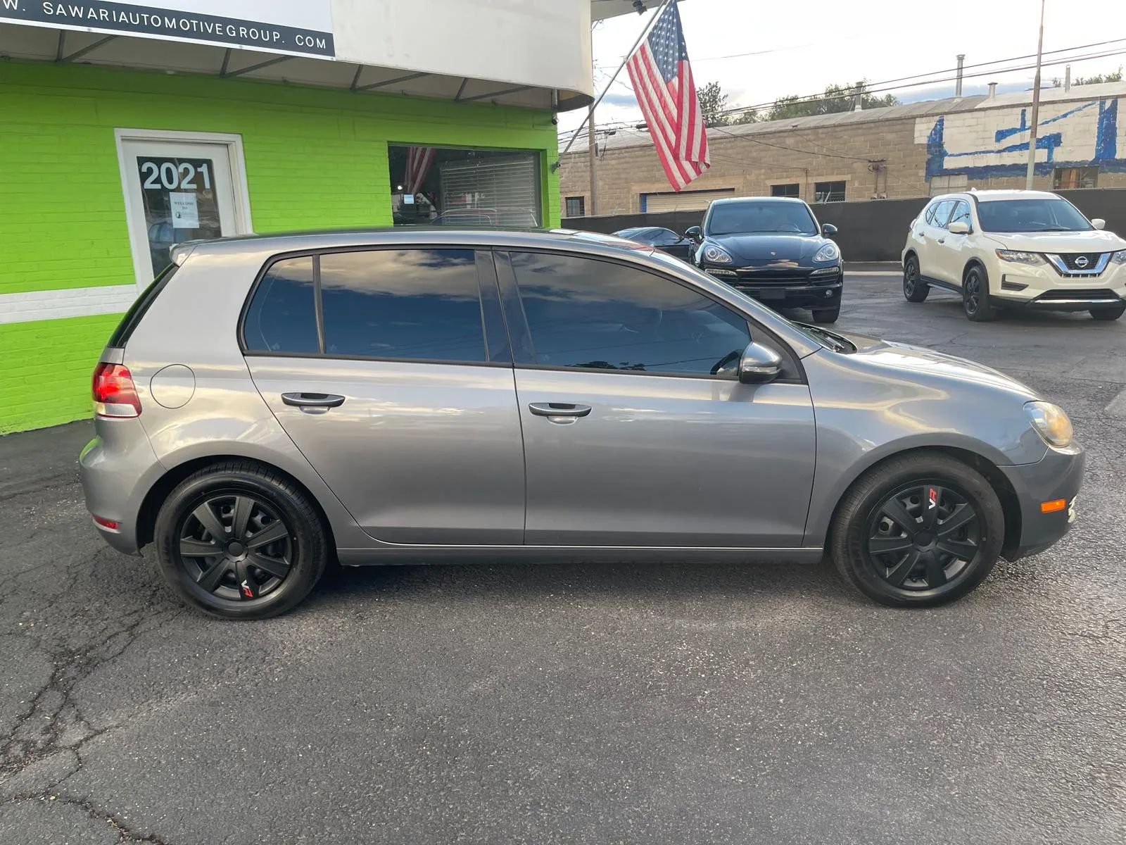 Used 2013 Volkswagen Golf 4-Door FWD image 9