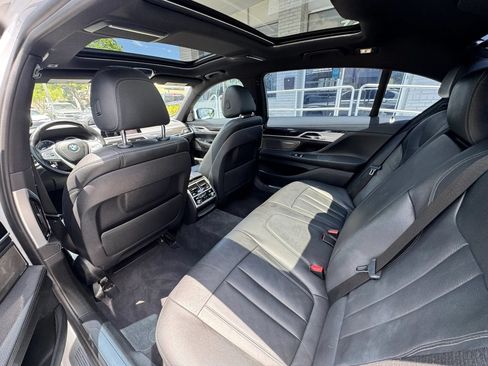 Used 2019 BMW 740i w/ M Sport Package RWD image 21