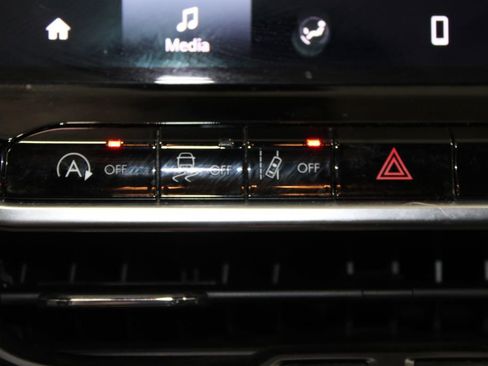 Used 2024 Jeep Compass Latitude image 46