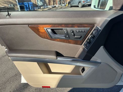 Used 2015 Mercedes-Benz GLK 350 4MATIC image 17