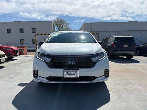 Used 2023 Honda Odyssey Sport image 2