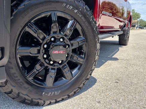 Used 2025 GMC Sierra 2500 AT4 w/ AT4 Premium Plus Package AWD/4WD image 4