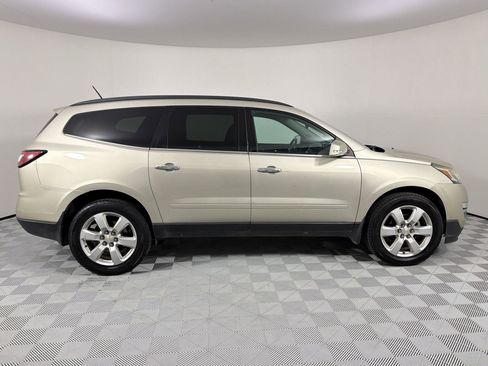 Used 2016 Chevrolet Traverse LT w/ Style and Technology Package image 8