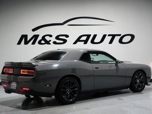 Used 2019 Dodge Challenger R/T image 7