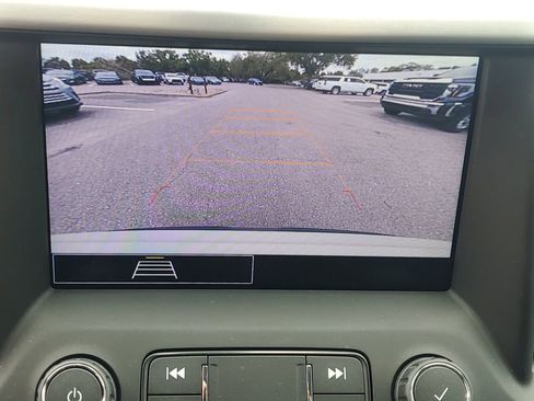 Used 2021 GMC Acadia SLE w/ Driver Convenience Package FWD image 28