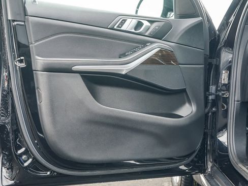 Used 2019 BMW X5 xDrive40i w/ Premium Package image 19