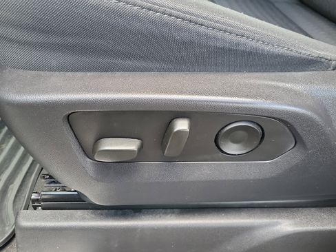 Used 2025 Chevrolet Silverado 1500 LT image 14