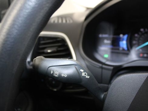 Used 2024 Ford Edge SE image 34