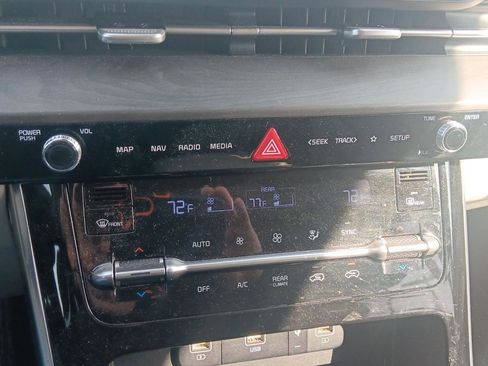 Used 2022 Kia Carnival SX image 16