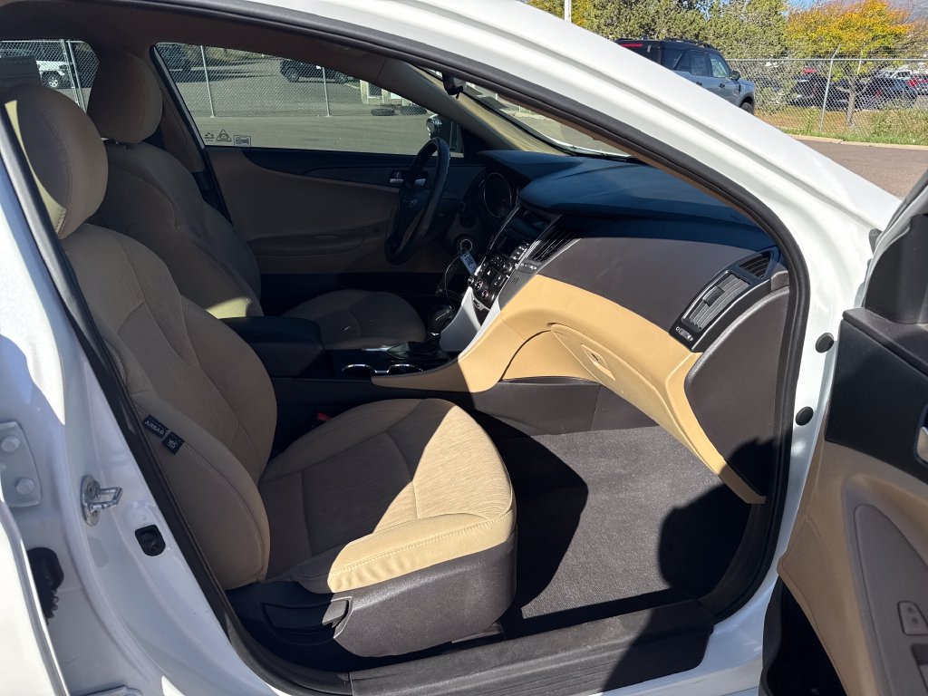 Used 2014 Hyundai Sonata GLS FWD image 28
