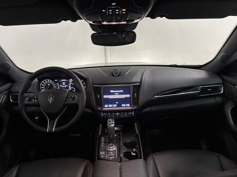 Used 2022 Maserati Levante Modena image 12