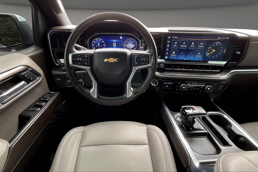 Used 2023 Chevrolet Silverado 1500 LTZ AWD/4WD image 12