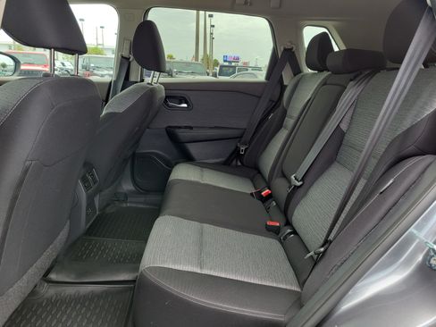 Used 2023 Nissan Rogue SV AWD/4WD image 16