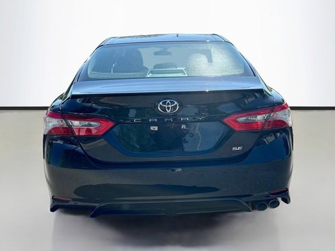 Used 2018 Toyota Camry SE w/ Moonroof Package FWD image 6