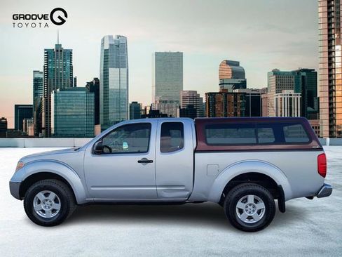 Used 2008 Nissan Frontier SE w/ SE Value Truck Pkg image 2