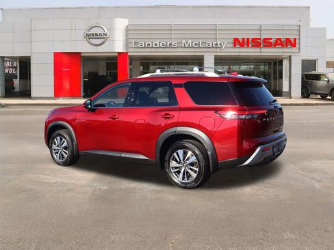 Used 2024 Nissan Pathfinder SL image 5