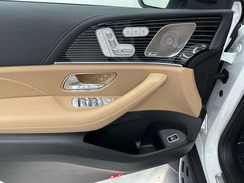 New 2026 Mercedes-Benz GLS 580 4MATIC image 11