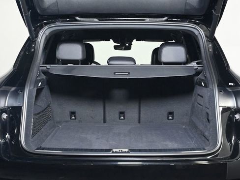 Used 2021 Porsche Cayenne AWD/4WD image 25