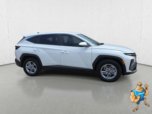 Certified 2026 Hyundai Tucson SE FWD image 4