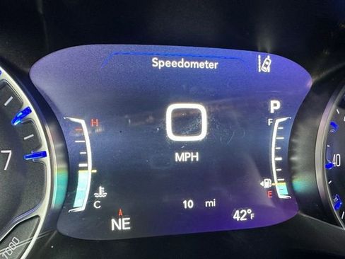 New 2026 Chrysler Pacifica Limited image 5