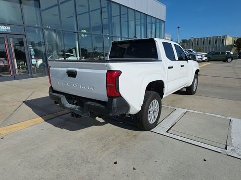 Used 2025 Toyota Tacoma SR image 4