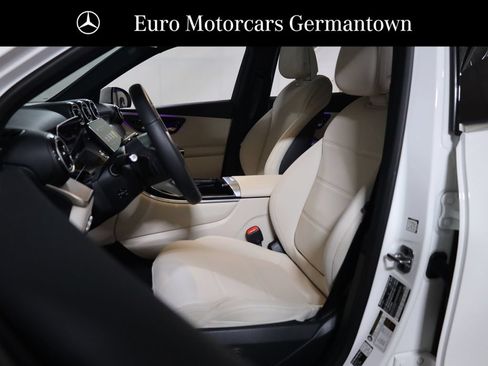 Used 2026 Mercedes-Benz GLC 300 4MATIC image 31