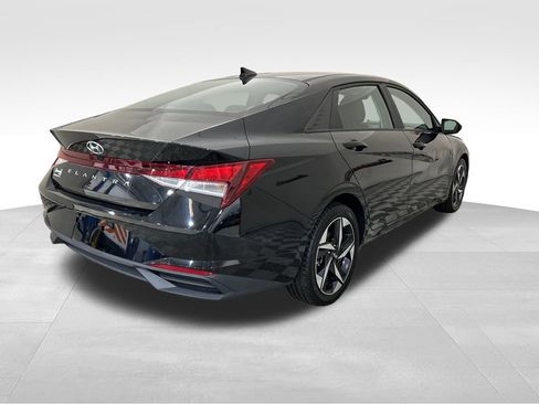 Used 2023 Hyundai Elantra SEL w/ Convenience Package FWD image 5
