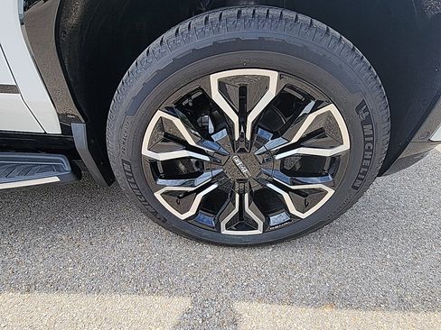 New 2025 GMC Sierra EV Denali image 13