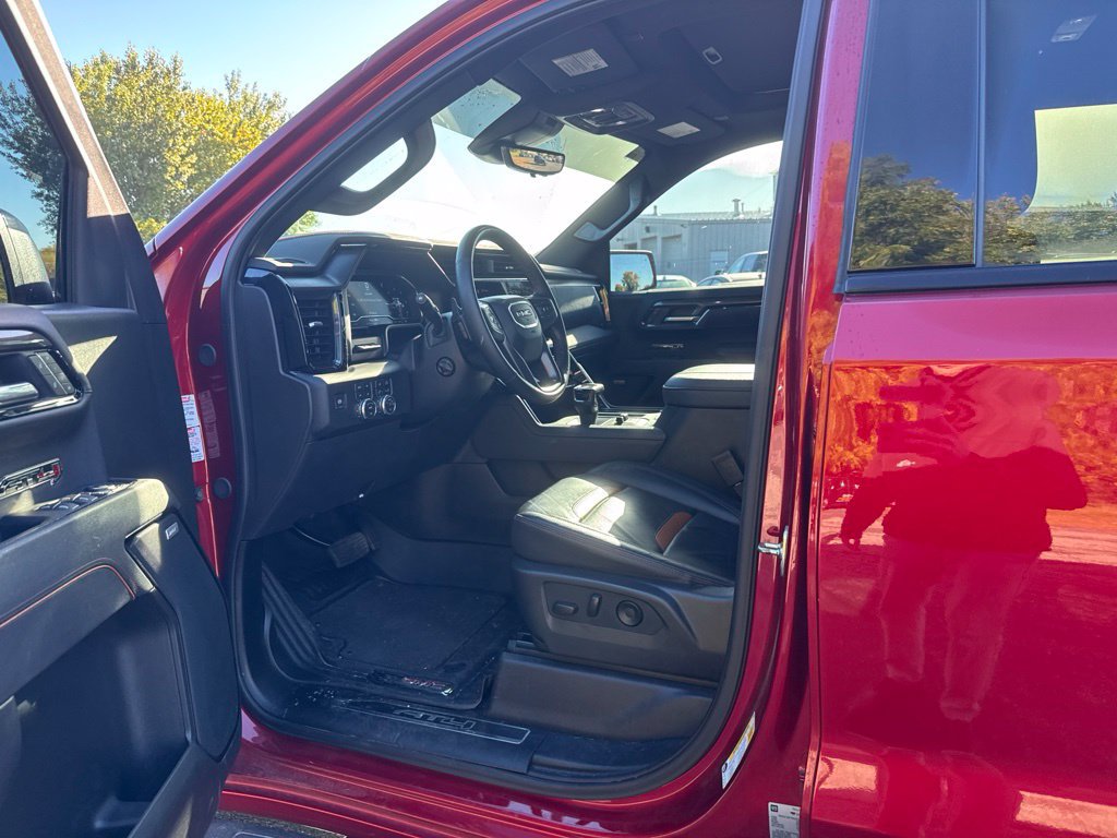 Used 2025 GMC Sierra 1500 AT4 w/ AT4 Premium Package AWD/4WD image 9