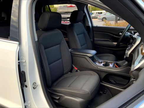 Certified 2023 GMC Acadia SLE w/ Driver Convenience Package image 7