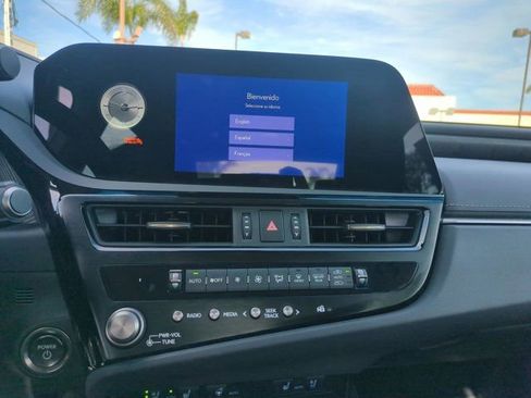 Used 2024 Lexus ES 300h w/ Premium Package image 22