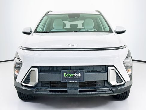 Used 2025 Hyundai Kona SEL AWD/4WD image 2